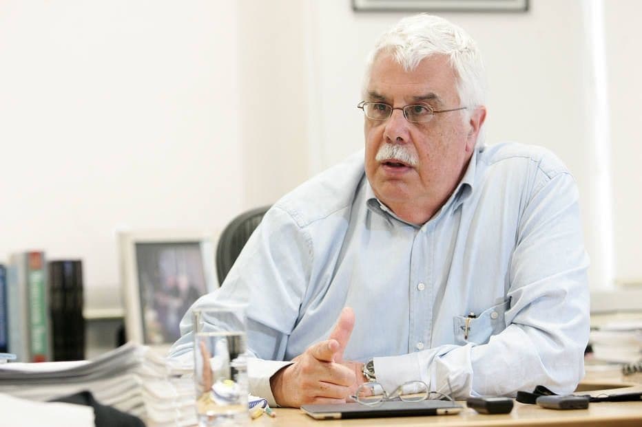 Economistas apontam saída para a retomada