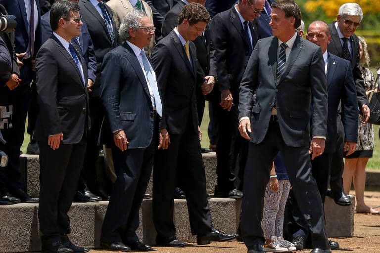 Atraso na agenda da educação